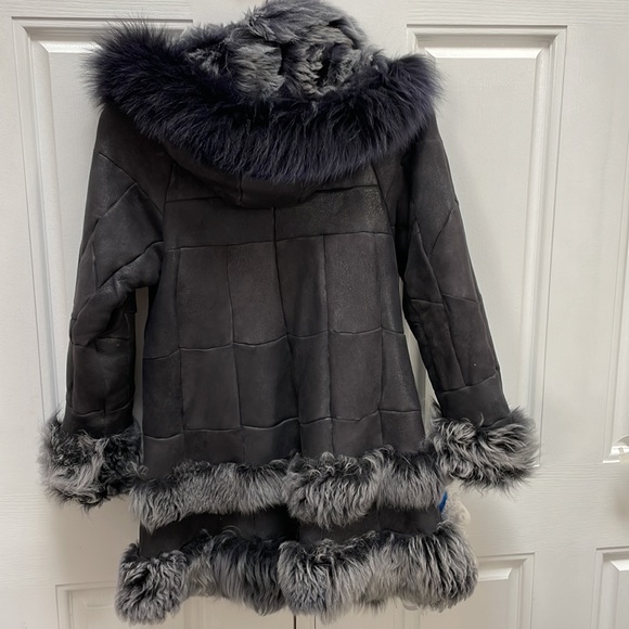 Natural fur coat for girl 5-7 years old very light weight - Picture 2 of 11
